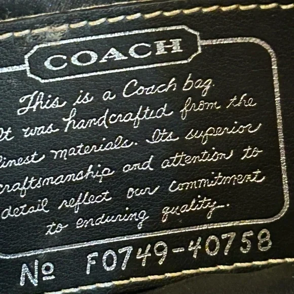 Vintage Stylish Coach Grey Black C Logo Leather Tag - Picture 13 of 15